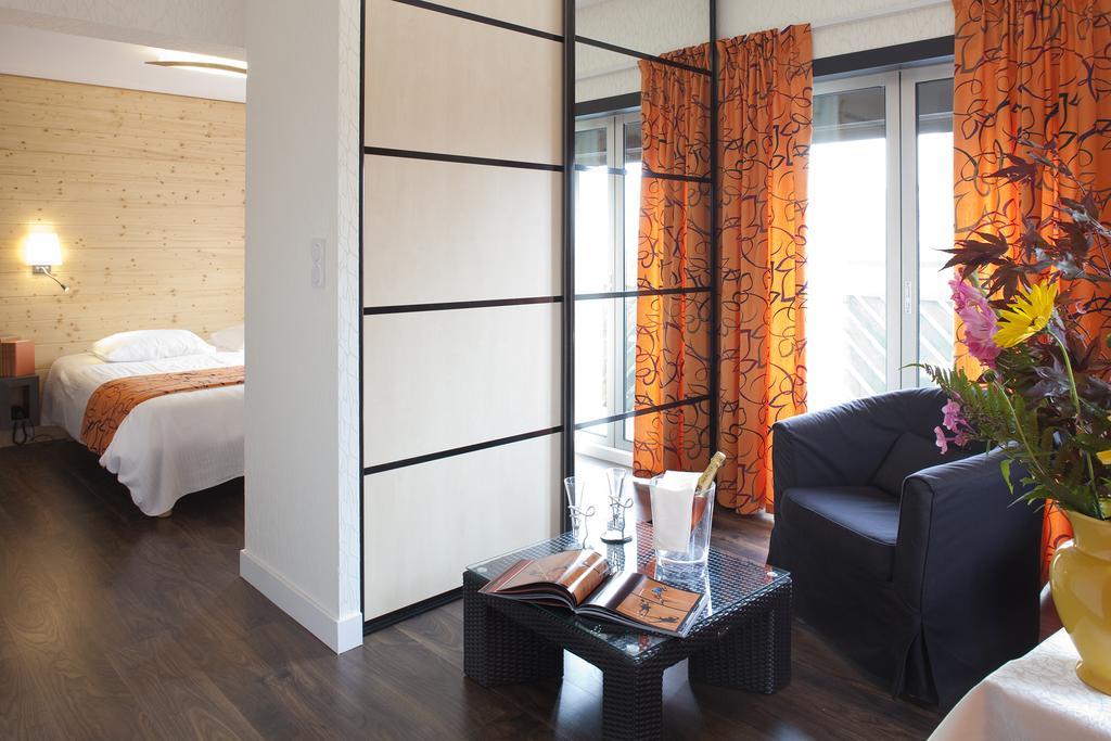 Logis Hotel Clair Matin 르샹봉쉬르리뇽 외부 사진
